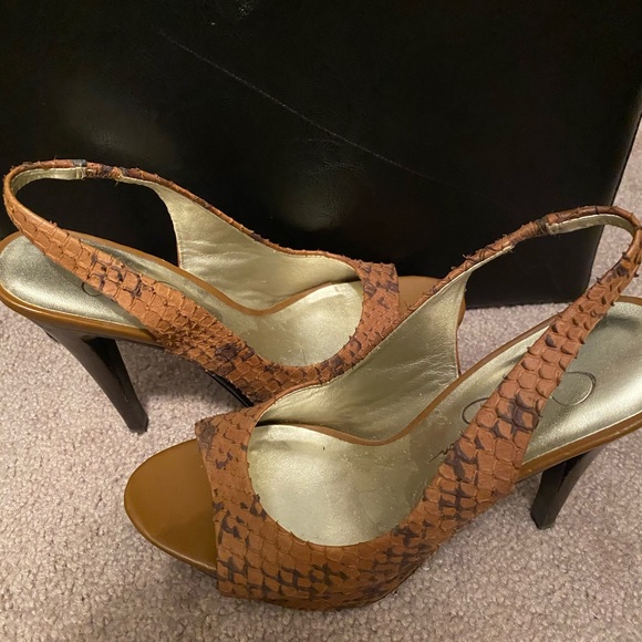 Sandals as 5.5, boots sz 6 - Picture 6 of 8